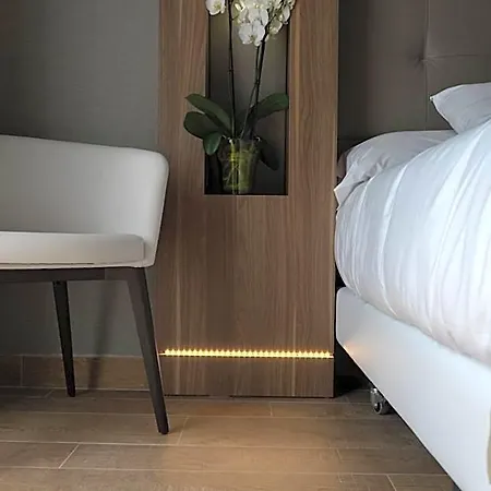 Chi Hotel 3*