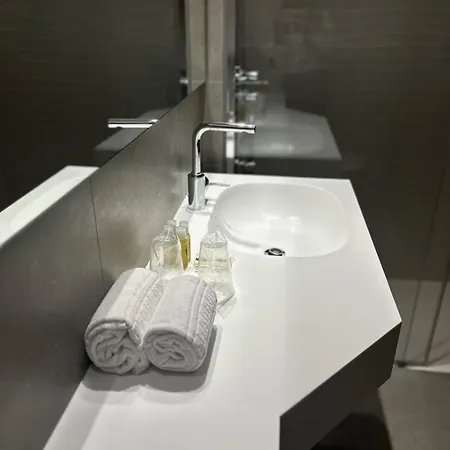 Chi Hotel 3*