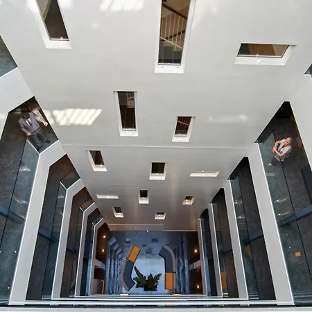 Hotel Chi